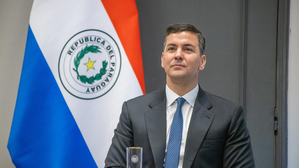 Santiago Pe帽a dar谩 su primer informe el 1掳 de Julio en horario nocturno - Revista PLUS