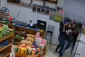 Dos mujeres redujeron a peligroso delincuente en intento de asalto en Luque - trece