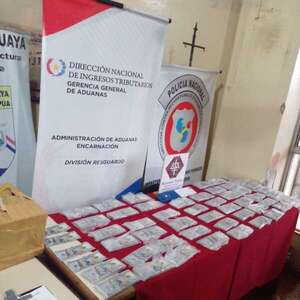 Detienen a un extranjero con casi U$S 400 mil falsos en el puente San Roque González  - Policiales - ABC Color