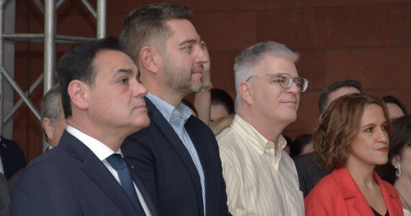 Ostfield reúne a cartistas, disidentes y opositores en la fiesta del 4 de julio