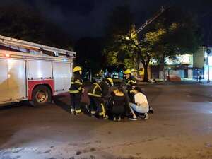 Accidente de tránsito en Asunción deja una motociclista lesionada - Policiales - ABC Color