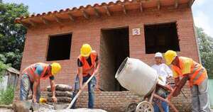 La Nación / Construyeron más de 300 viviendas y están previstos 200 proyectos más