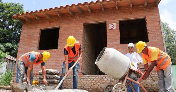 La Nación / Construyeron más de 300 viviendas y están previstos 200 proyectos más
