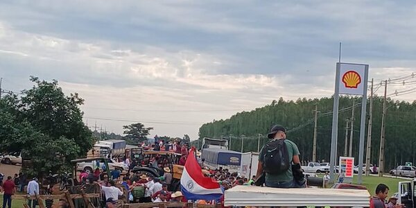 Productores realizan tractorazo en San Pedro
