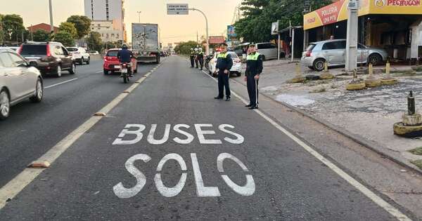 Diario HOY | Más de 580 conductores multados por circular en el carril único de buses