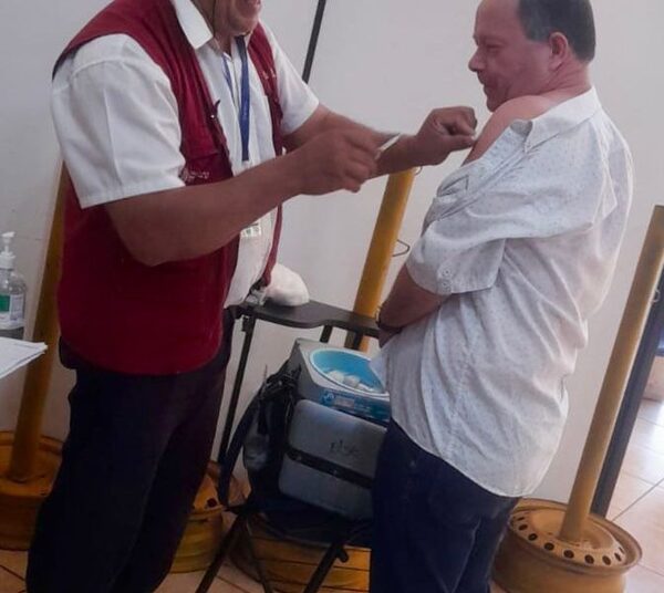 Realizan jornada de vacunación en municipalidad de Franco