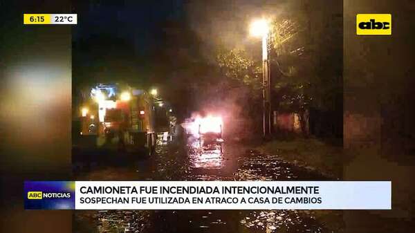 Video: Camioneta presuntamente utilizada en asalto fue incendiada - ABC Noticias - ABC Color