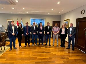 Intendente de Cambyretá se reunió con el Director de la EBY