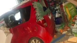 Asaltaron, huyeron y terminaron chocando en Ypané - SNT