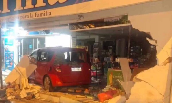 Persecución policial termina en choque contra farmacia y tres detenidos en Ñemby – Prensa 5