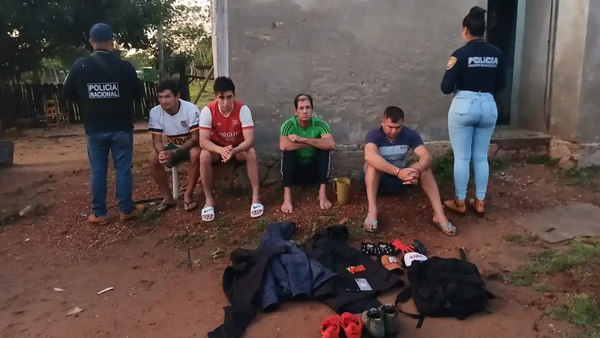 Capturan a cuatro sospechosos vinculados con banda de asaltantes - Noticiero Paraguay