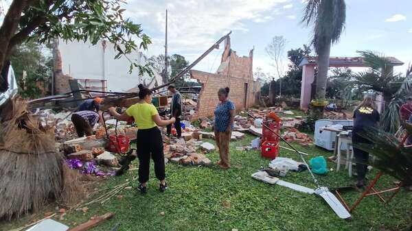 AUDIO: Aparente tornado en Caaguazú afectó a varias viviendas y realizan trabajo de asistencia a familias - A La Gran 7-30 - ABC Color