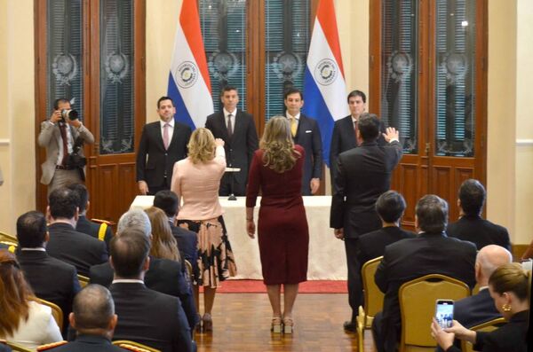 Vicepresidente de la CSJ en juramento de embajadores