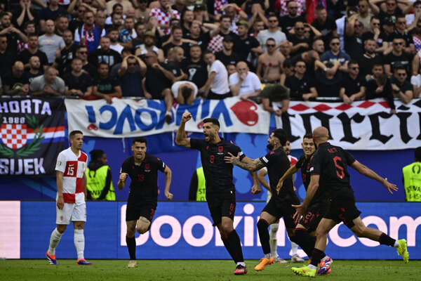Versus / Albania y Croacia se neutralizan en un emotivo partido