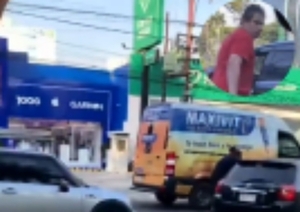 (VIDEO)Conductor agredió a una mujer en el tránsito