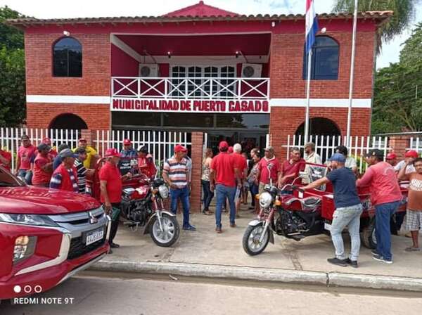 Se agrava crisis municipal en Puerto Casado con sus dos intendentes - Noticias del Chaco - ABC Color