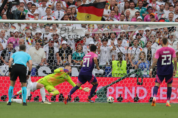 Versus / Alemania sigue con marcha perfecta en la Eurocopa