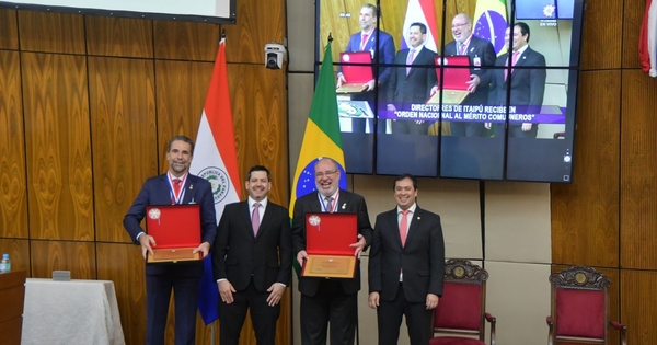 La Nación / Diputados entregó distinción a Itaipú por su cincuentenario