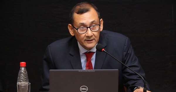 La Nación / Aprueban designación de Miguel Mora como miembro del Directorio del BCP