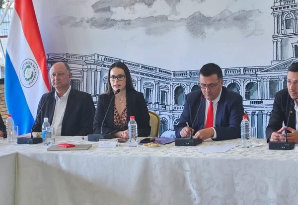 “Salud y conectividad vial” piden intendentes de Paraguarí durante reunión con Peña