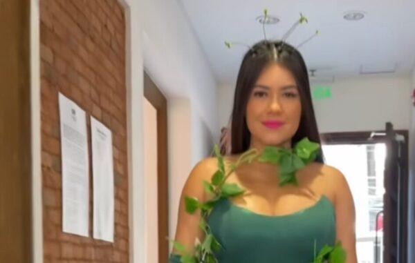 (VIDEO)Laurys Diva se vistió de árbol para apoyar una campaña