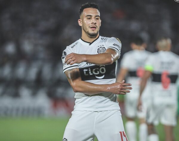 Dos clubes argentinos están interesados en Fernando Cardozo · Radio Monumental 1080 AM
