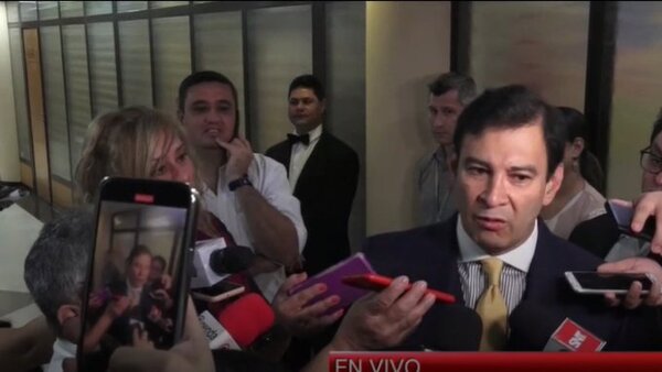 Silvio Ovelar ironiza sobre deuda de Lea: “Por fin encontré una funcionaria que debe más que yo”
