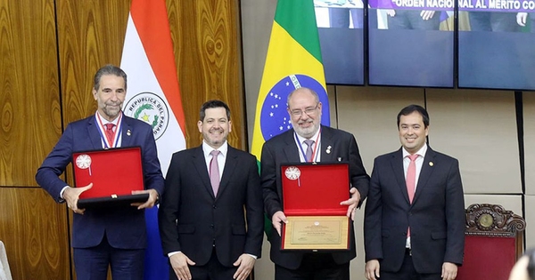 Diario HOY | Diputados otorgan la máxima condecoración a directores de la Itaipú Binacional