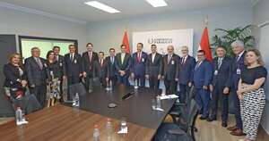 La Nación / El presidente Santiago Peña se reunió con directores y consejeros de la Itaipú