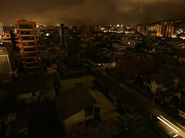 Apagón a nivel nacional en Ecuador por fallas en el sistema de transmisión eléctrica - Megacadena - Diario Digital