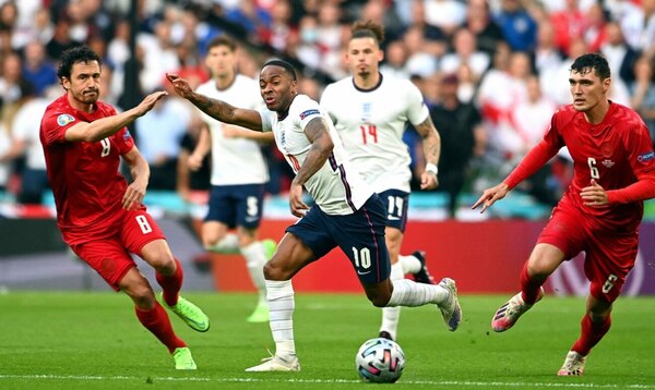 Versus / Dinamarca pone a prueba las dudas de Inglaterra