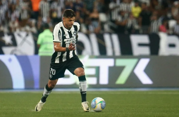 Versus / Brasileirao: Botafogo sigue líder tras agónico empate con Paranaense