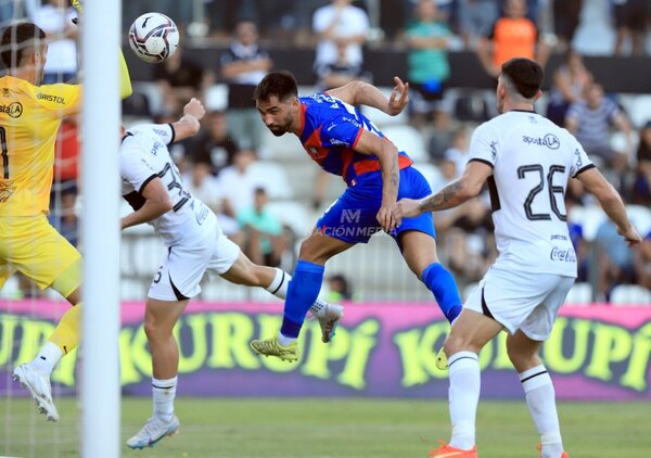Versus / 'Beto' Espínola ya se deja ver en Olimpia
