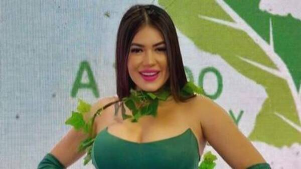 [VIDEO] ¡Laurys Dyva apareció vestida con pyno'i!