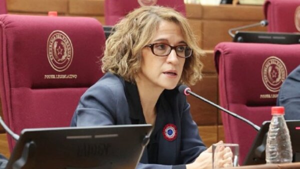 Lea debe G. 9 mil millones y le cuesta casi todo el sueldo
