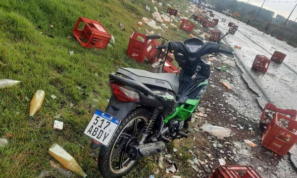Camión repartidor de bebidas vuelca su carga y provoca accidente en Canindeyú – Prensa 5
