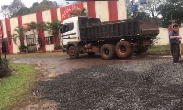 Minga se cae a pedazos, pero Diego Ríos reacondiciona la seccional para su acto con HC