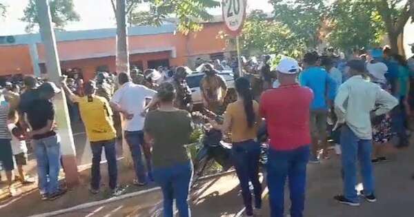 La Nación / Municipalidad de Arroyito: denuncias de faltante, expulsión de concejales y manifestaciones