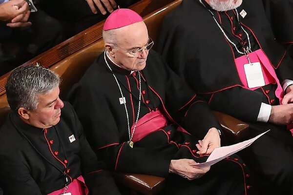 Posible excomunión de arzobispo Viganó, máximo crítico del Papa - Mundo - ABC Color