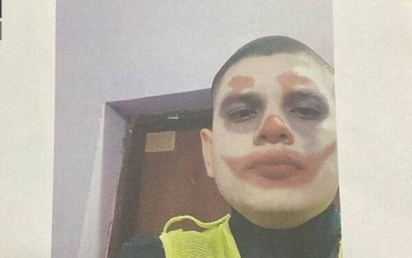 ¡Qué payaso! Policía ligó akapé por una foto