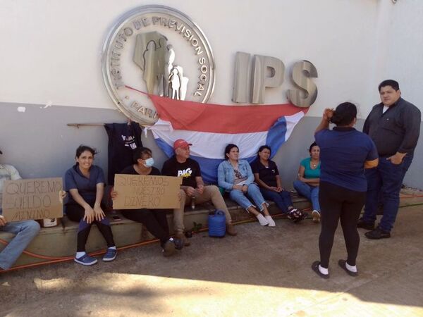 Limpiadoras del IPS: Una Lucha Constante Contra la Explotación Laboral