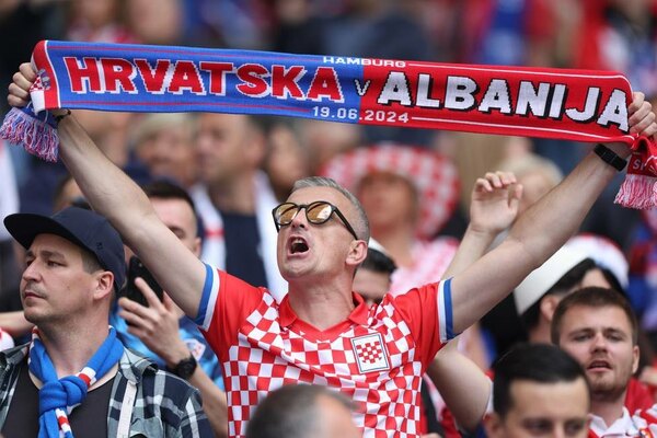 Versus / Serbia amenaza con irse de la Eurocopa por cánticos hostiles en el Croacia-Albania