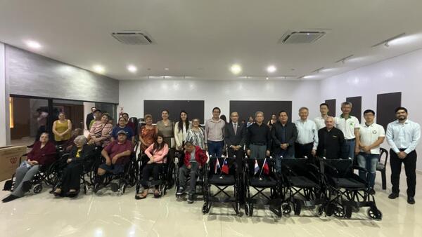 Consulado de China (Taiwán) dona equipos de movilidad a la Gobernación - La Clave