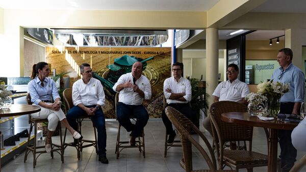 KUROSU & CIA. recibe a Líderes de John Deere Agrícola