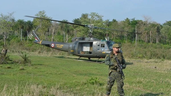 Militares heridos tras ataque a helicóptero de la FTC - Noticiero Paraguay