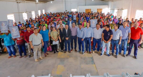 Casi 450 familias del Chaco accedieron a tarjetas de Tekoporâ Mbarete