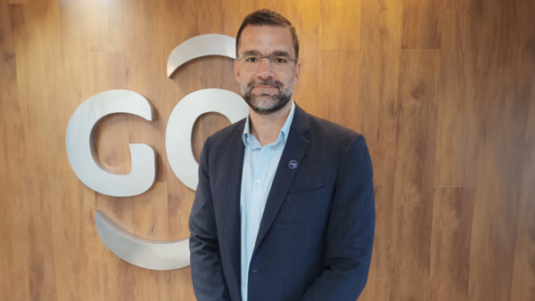 Un compatriota al frente de Tigo Paraguay: Roberto Laratro y el reto de liderar la transformaci贸n digital - Revista PLUS