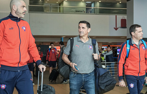 Versus / Cerro: Por complicaciones de salud, un futbolista queda fuera de la gira europea