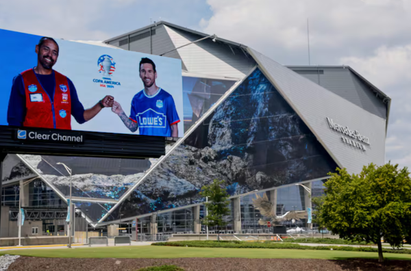(VIDEO). Arranca la Copa América y los Albirrojos ya están engalanados