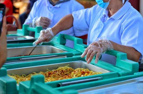 Menús de Hambre Cero incumplen hasta lineamientos básicos del MDS - Política - ABC Color